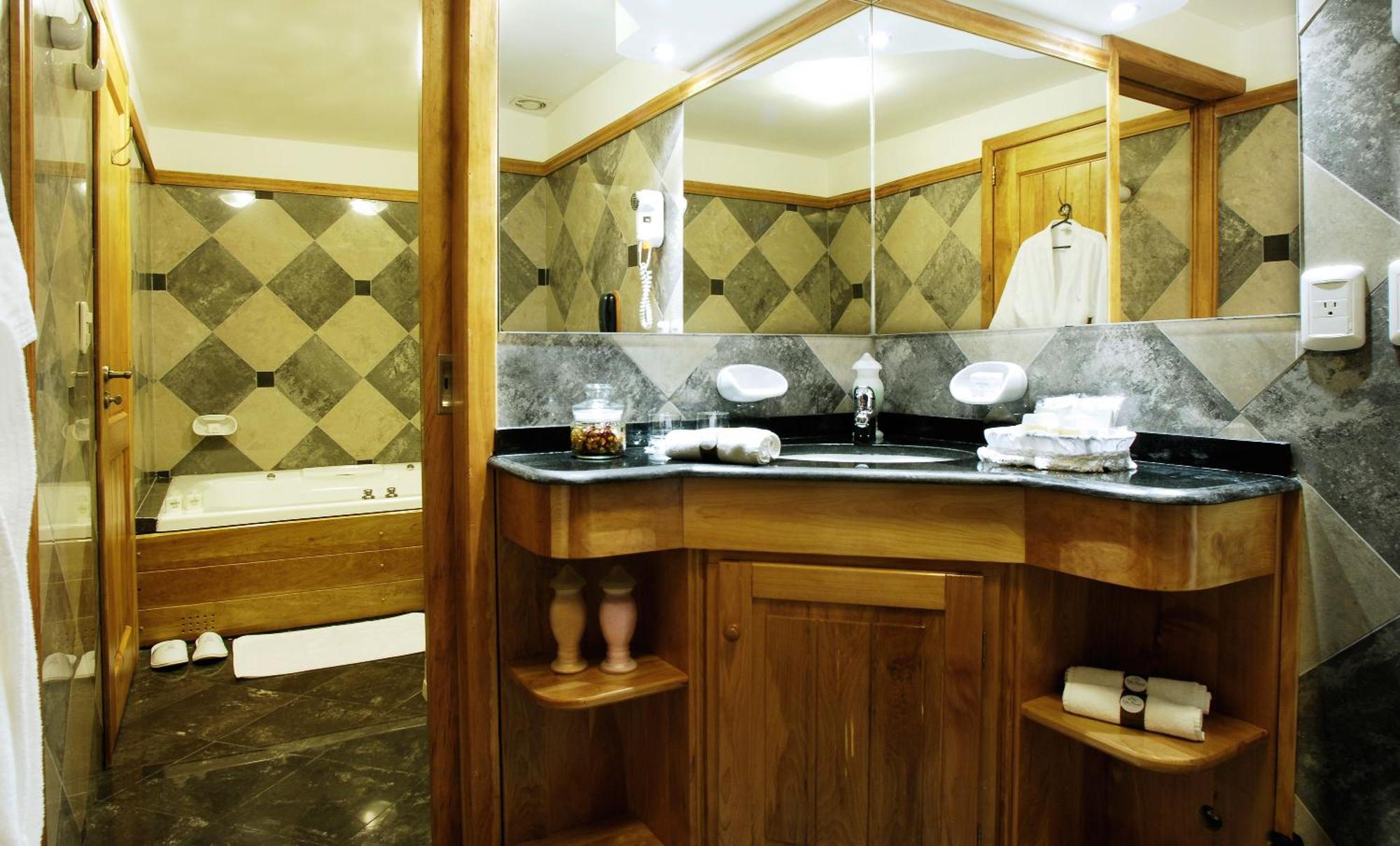 Huinid Bustillo Hotel & Spa Сан-Карлос-де-Барілоче Номер фото